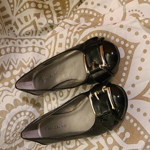 Bandolino black flats